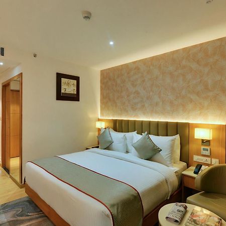Clarion Hotel Bangalore Exterior photo