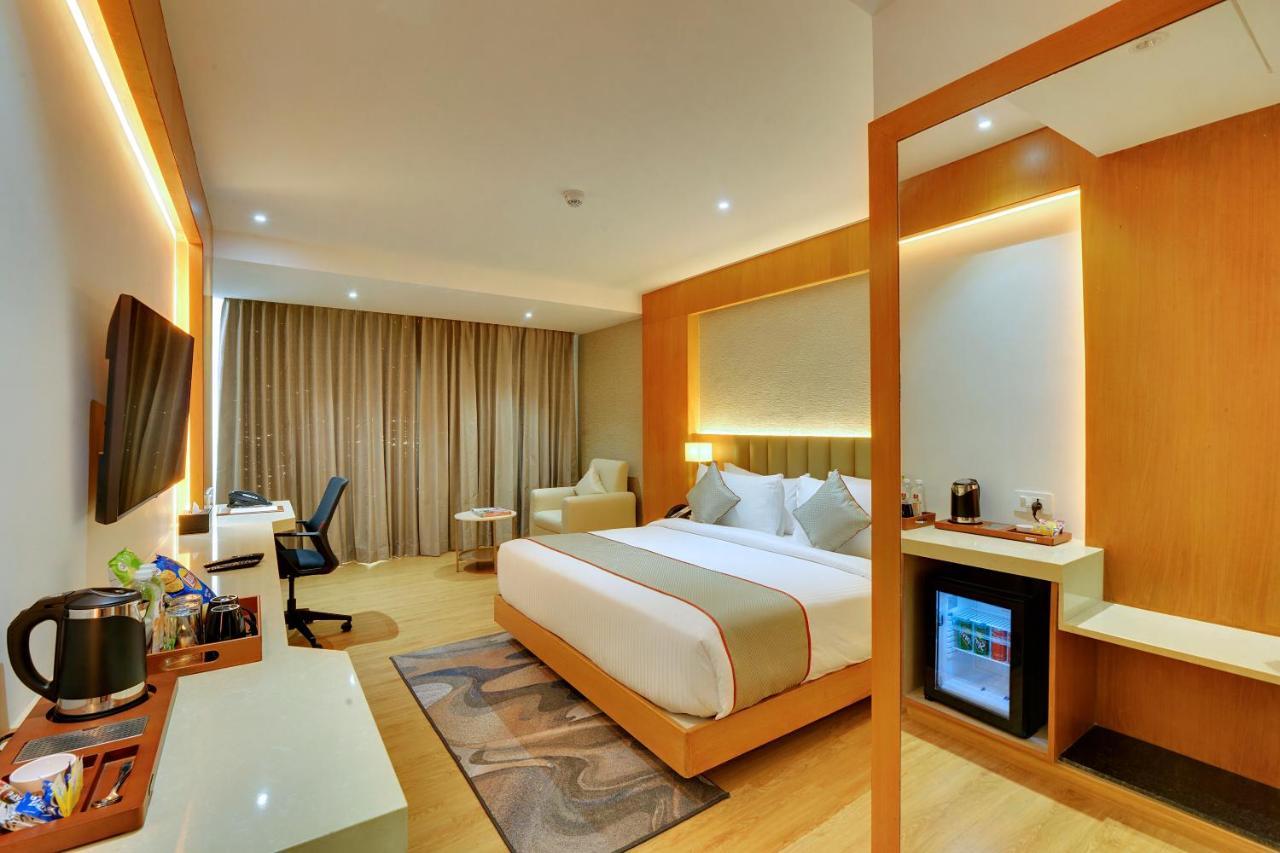 Clarion Hotel Bangalore Exterior photo