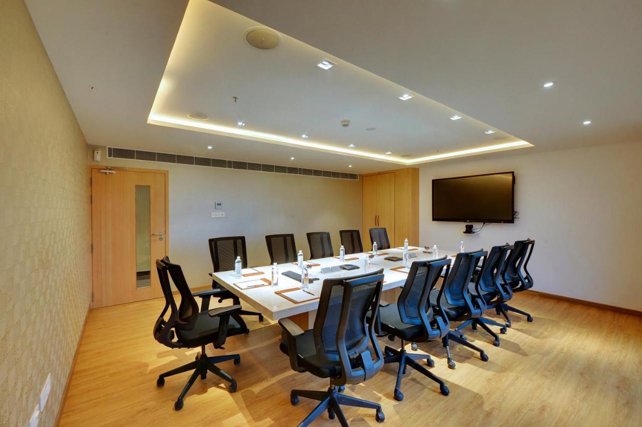 Clarion Hotel Bangalore Exterior photo
