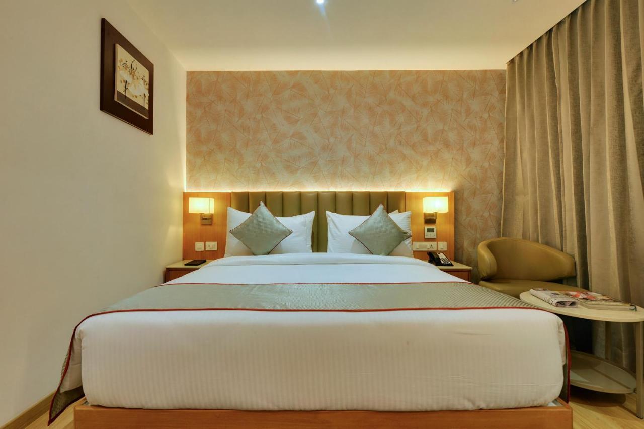 Clarion Hotel Bangalore Exterior photo