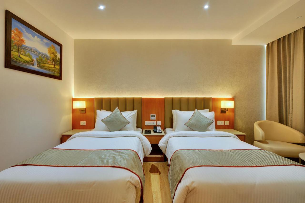 Clarion Hotel Bangalore Exterior photo